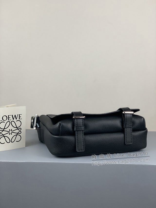 LOEWE包包 羅意威military messenger經典信使包 羅意威小挎包 11357  tcl1288